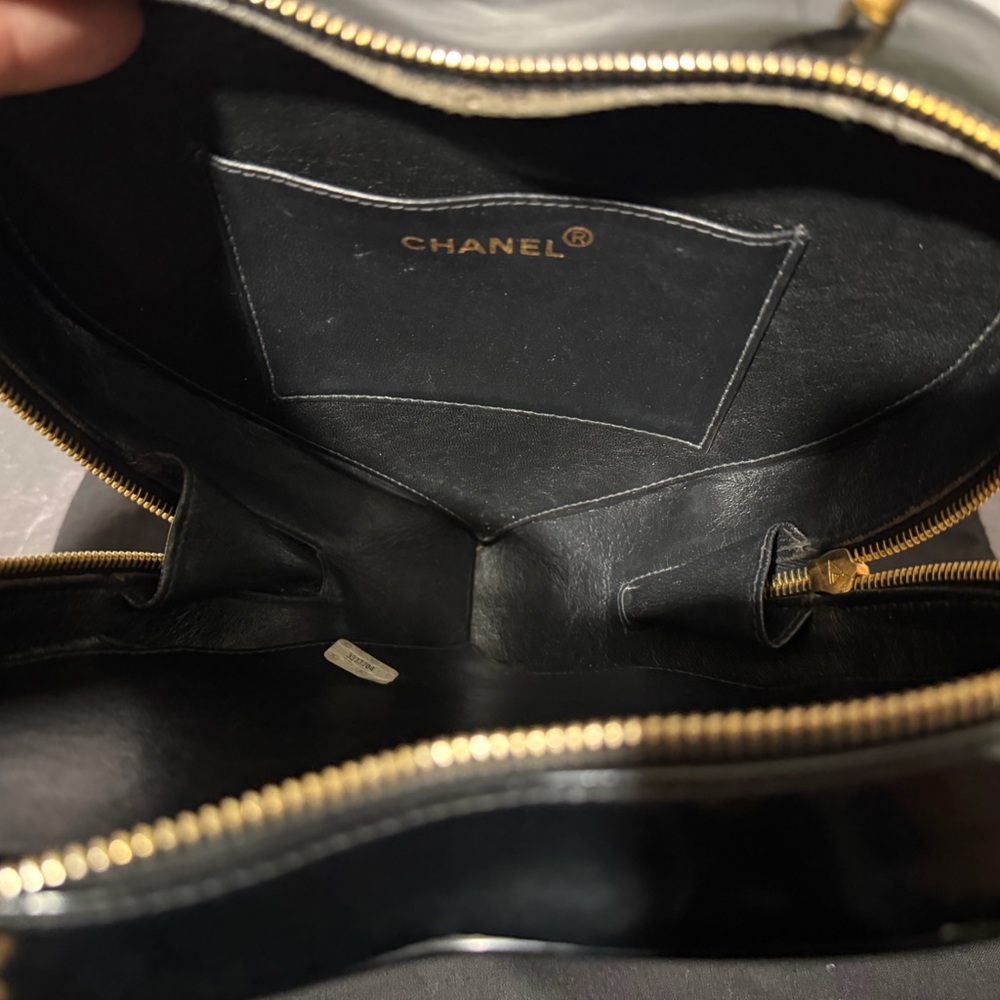 Chanel Barbie heart vanity bag in black patent leather (Runway 1995) - Picture 5 of 6